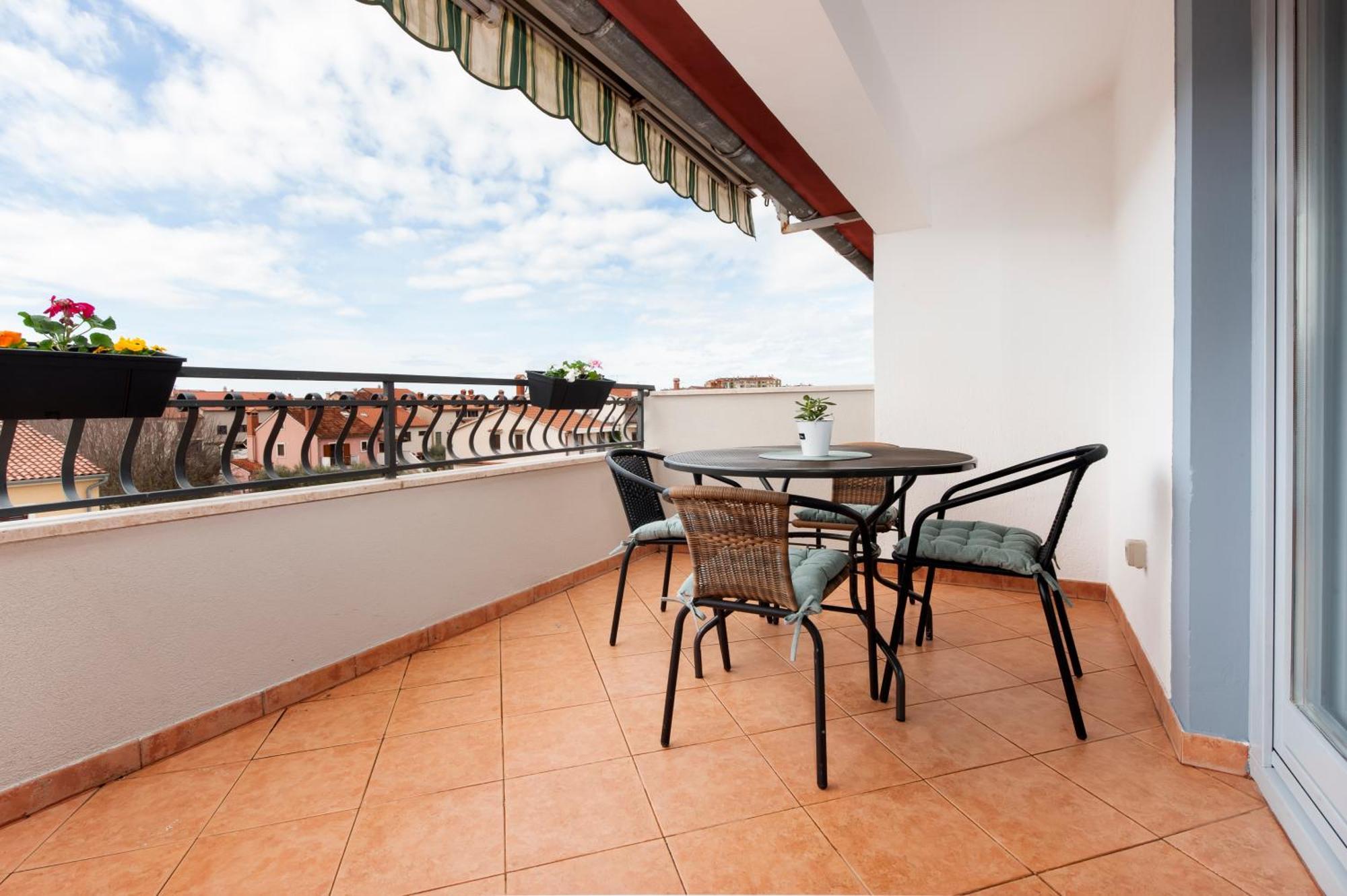 Mate & Mira Apartment โรวีน ภายนอก รูปภาพ