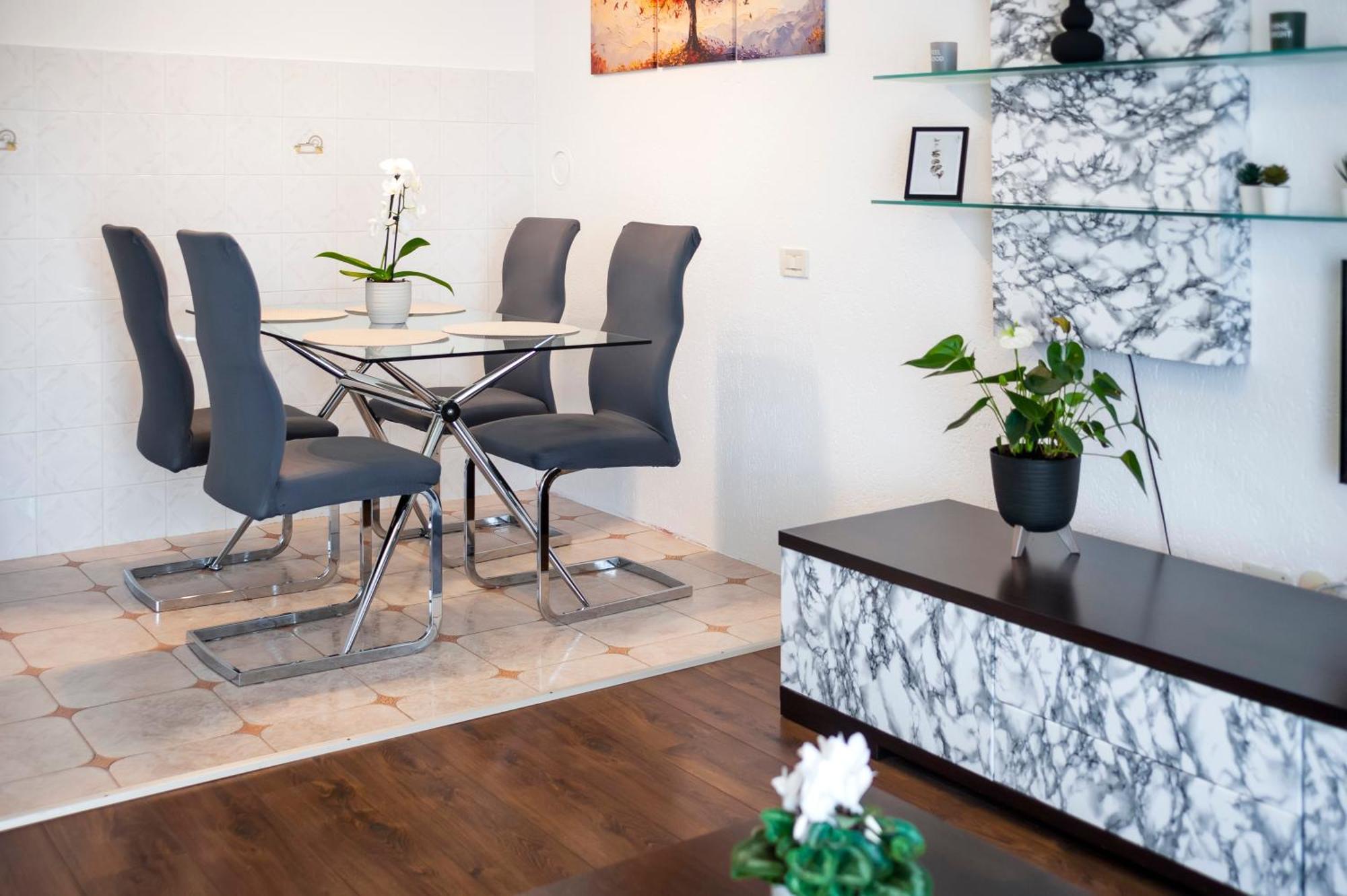 Mate & Mira Apartment โรวีน ภายนอก รูปภาพ