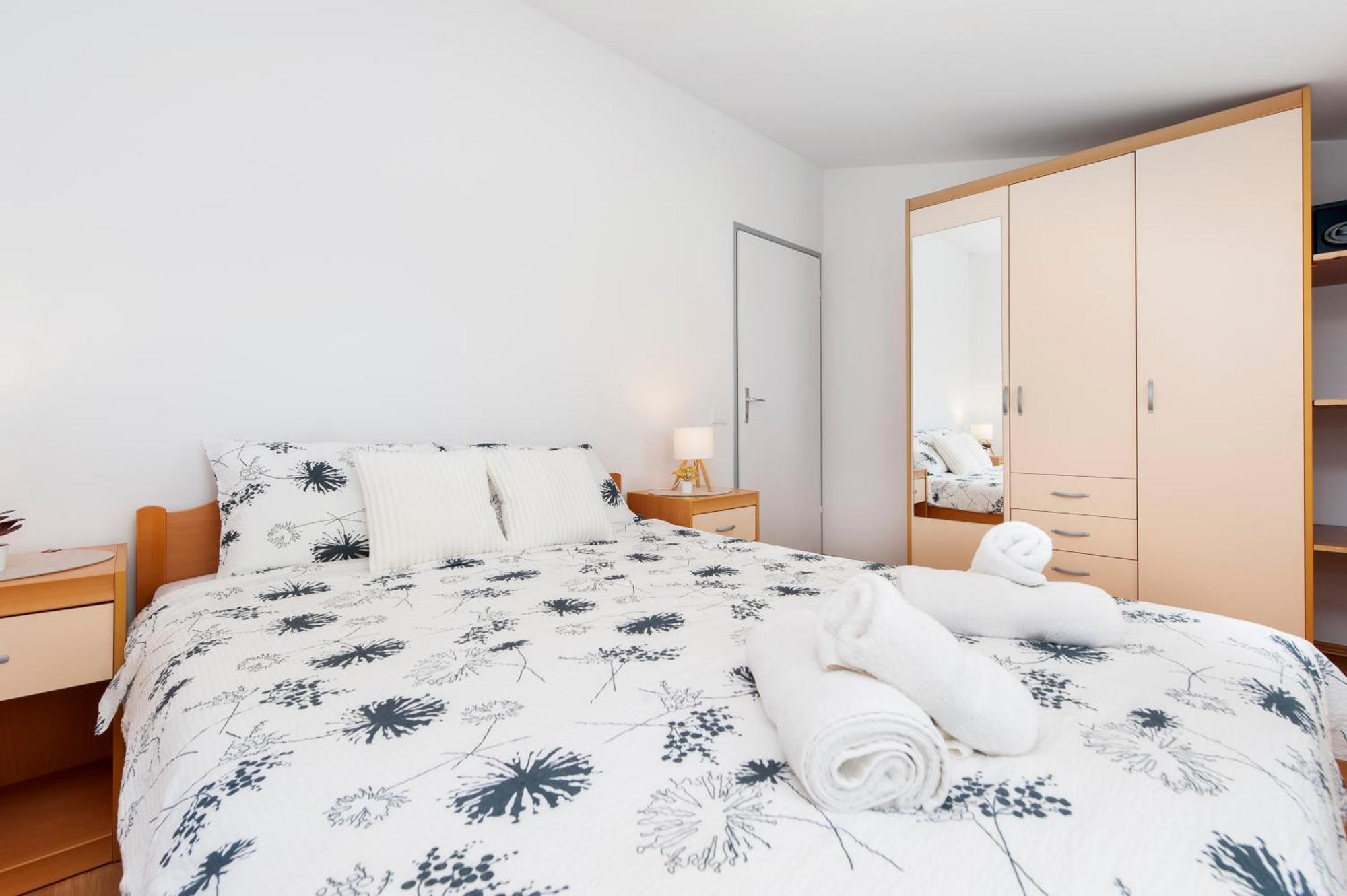 Mate & Mira Apartment โรวีน ภายนอก รูปภาพ