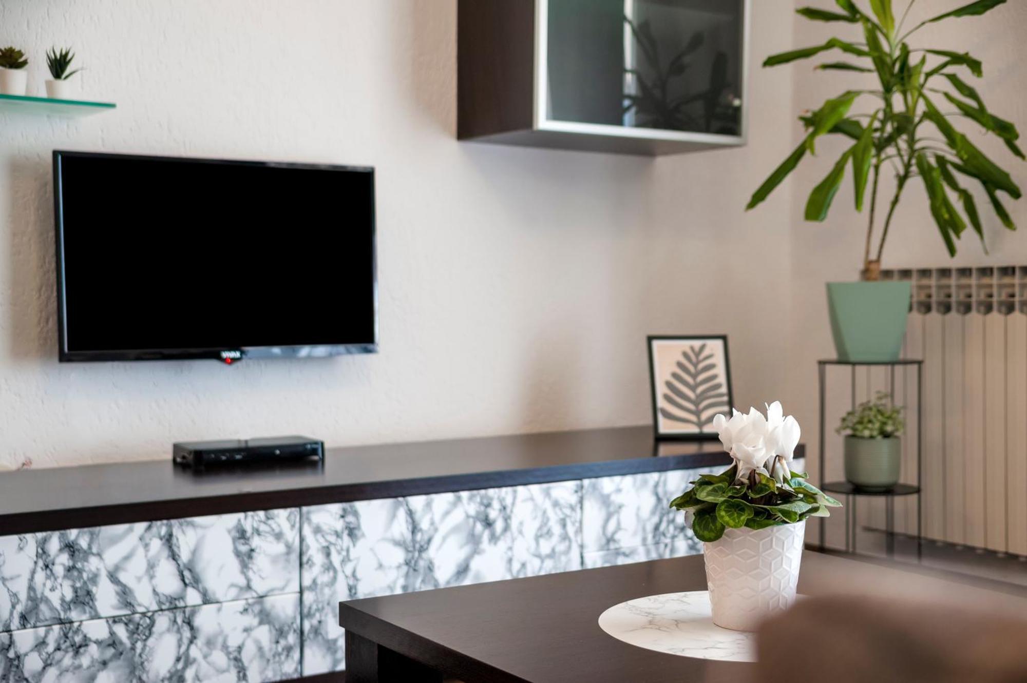 Mate & Mira Apartment โรวีน ภายนอก รูปภาพ
