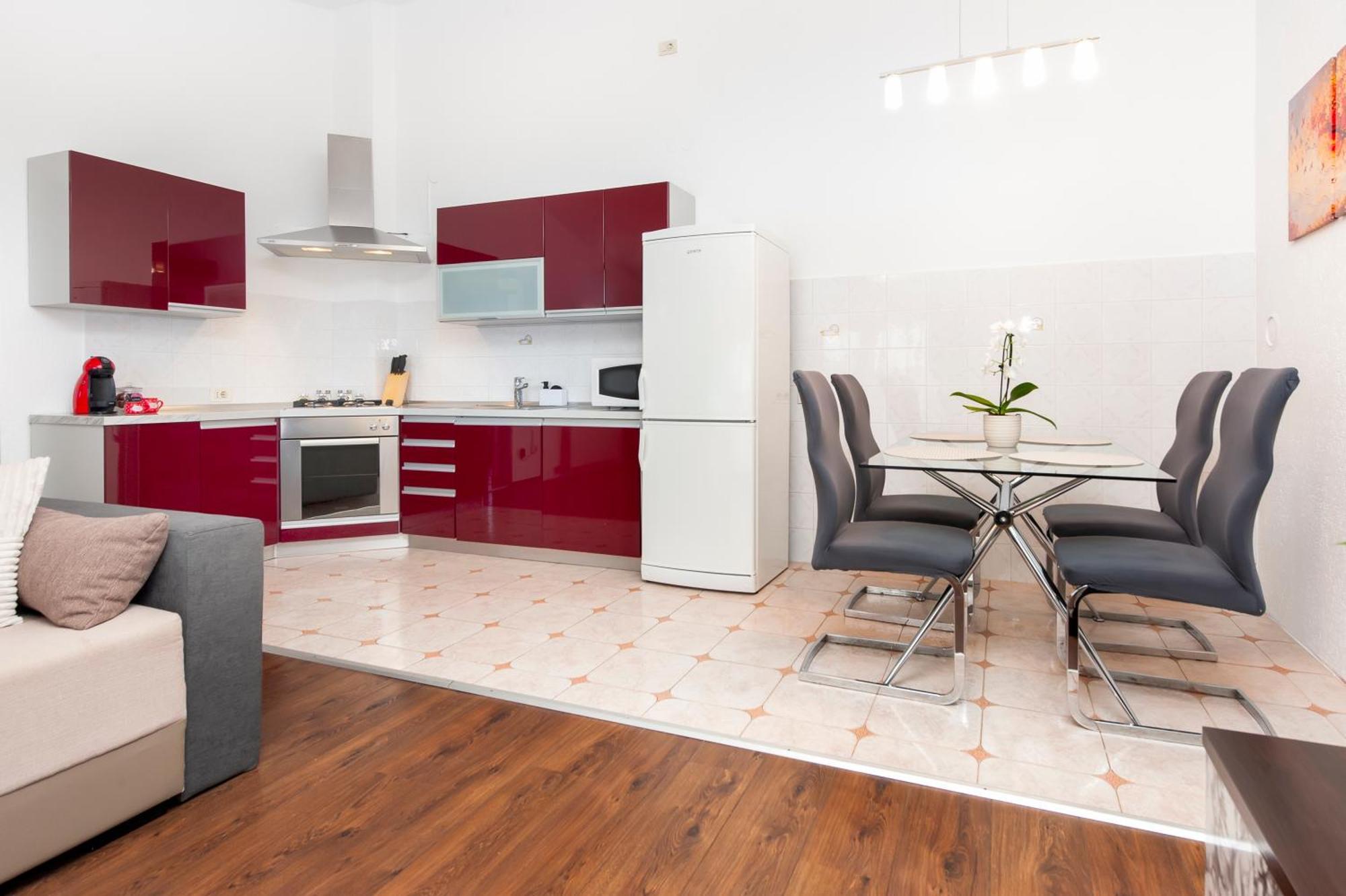 Mate & Mira Apartment โรวีน ภายนอก รูปภาพ