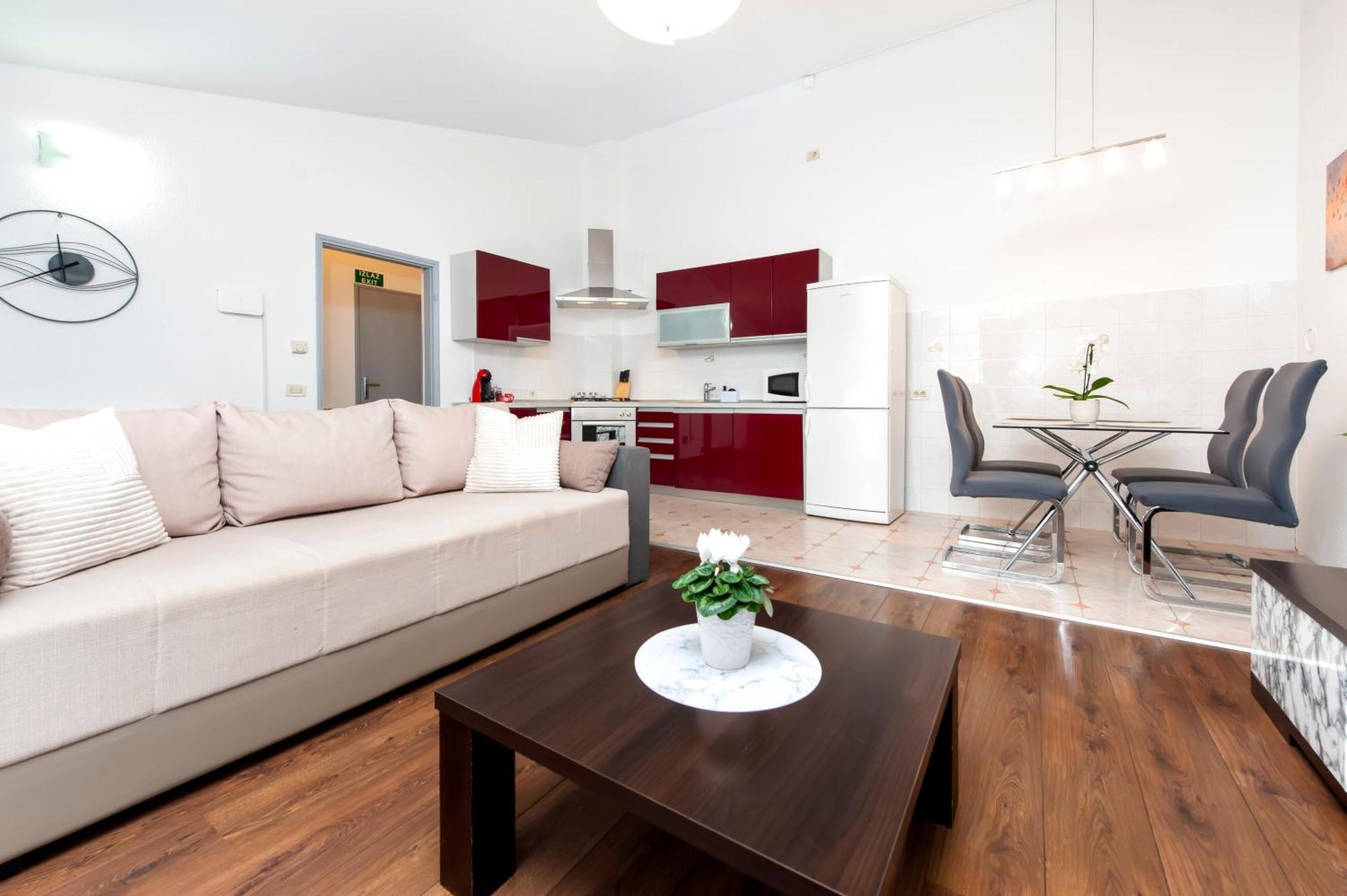 Mate & Mira Apartment โรวีน ภายนอก รูปภาพ